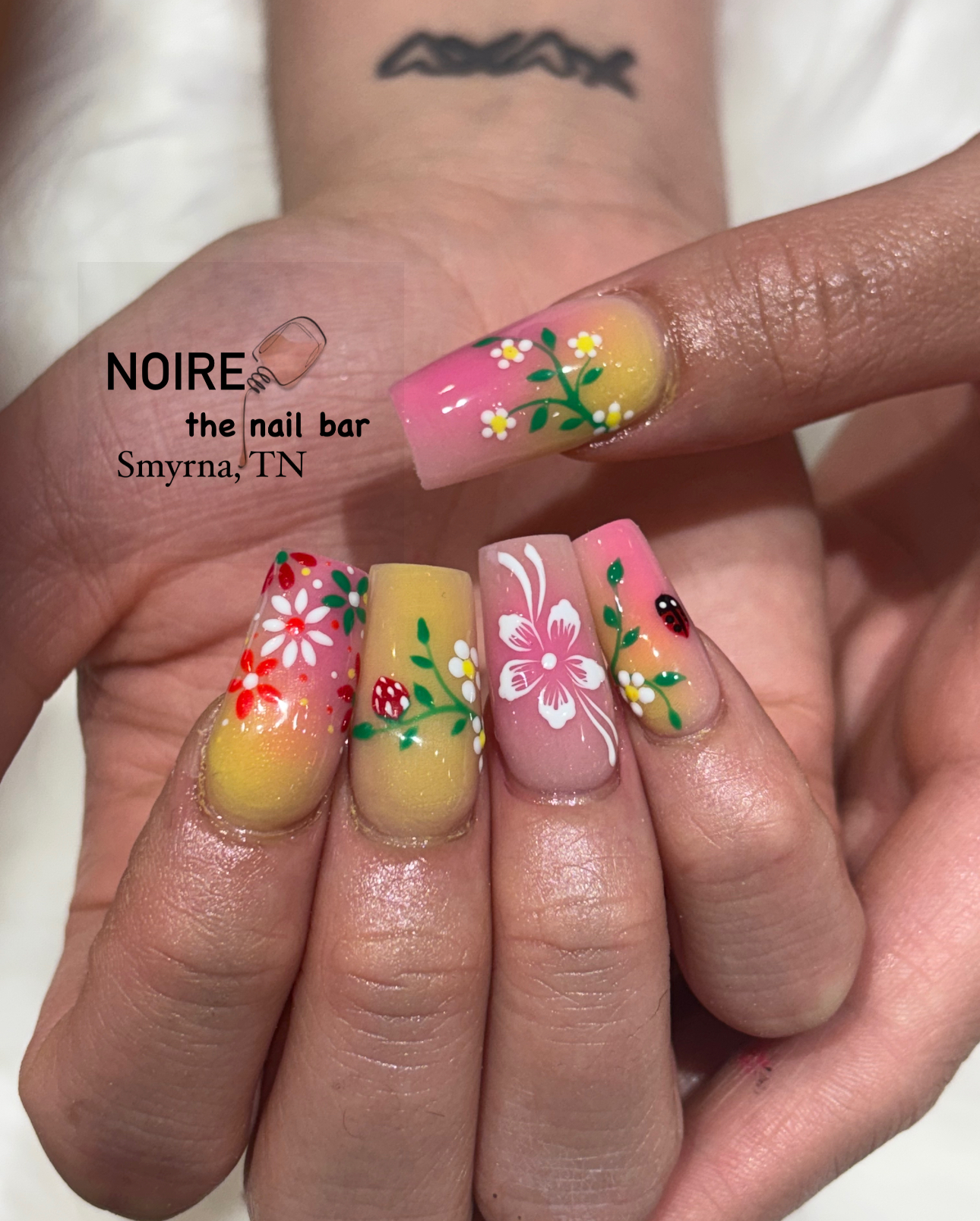 Smyrna Noire the NailBar nail photo 4